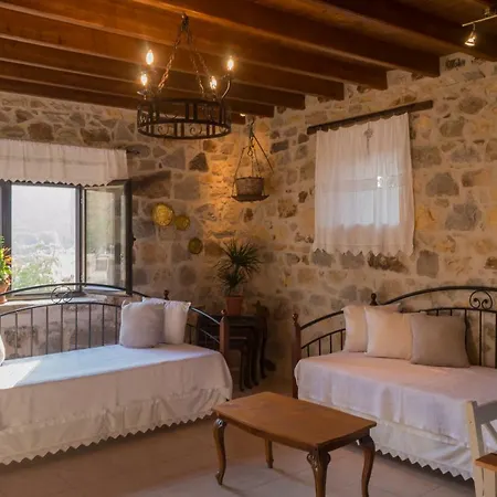 בית נופש Chris House *