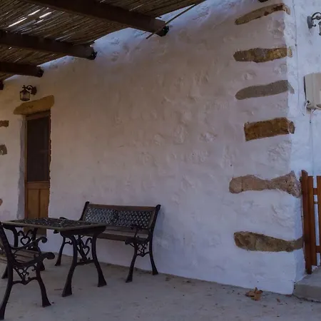 Chris House בית נופש Sapsila